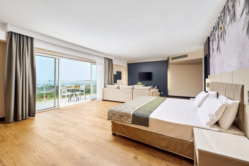 Seaden Sea World Resort and Spa Side