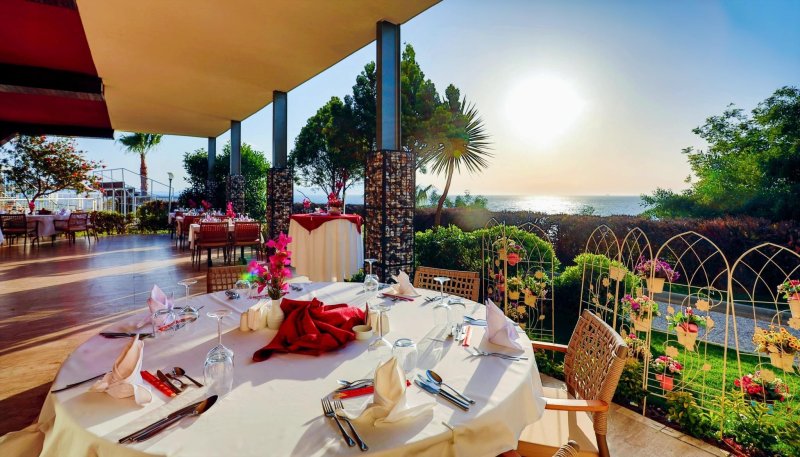 Kusadasi utazás Sealight Resort Hotel