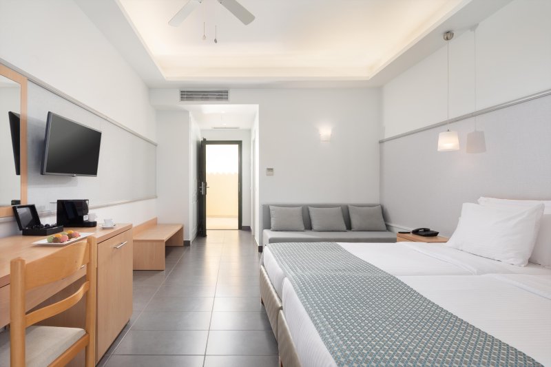 Superior szoba kétszemélyes ággyal - medence közelében