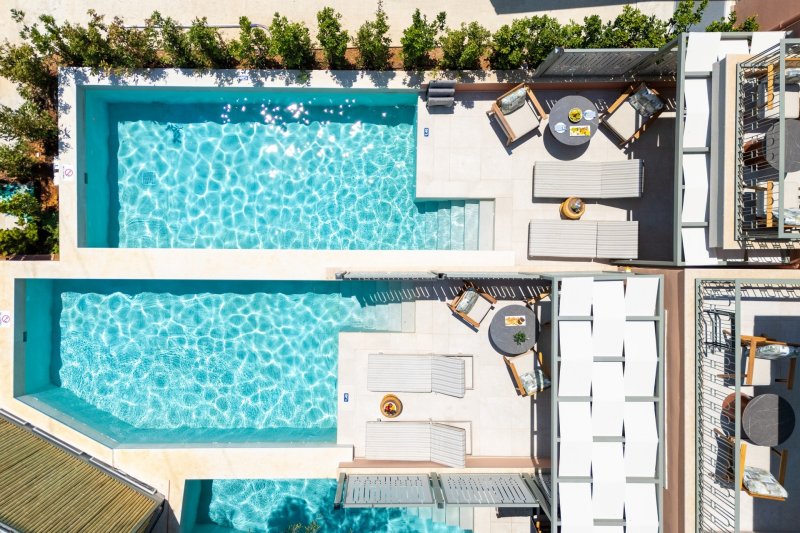 Kétágyas szoba saját medencével