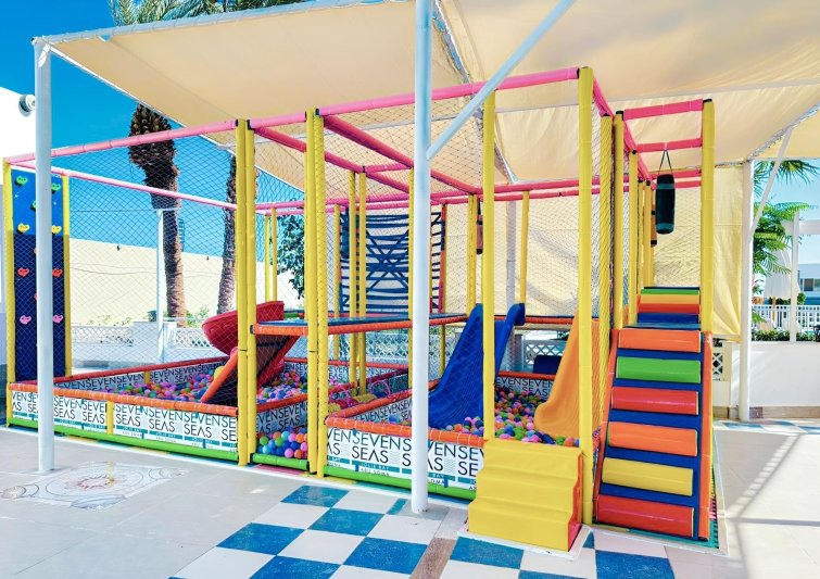 Hurghada utazás Seven Seas Jolie Bay