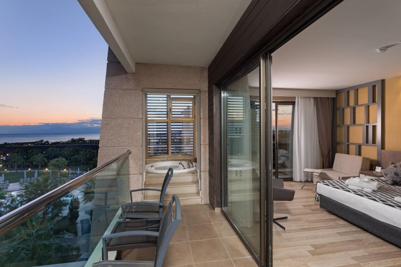 Deluxe kétágyas szoba kertre néző kilátással és jakuzzival