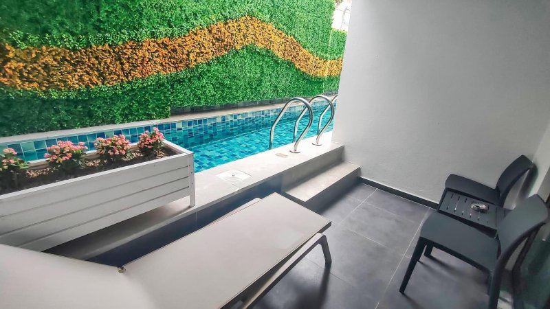 A Swim Up Rooms terasza