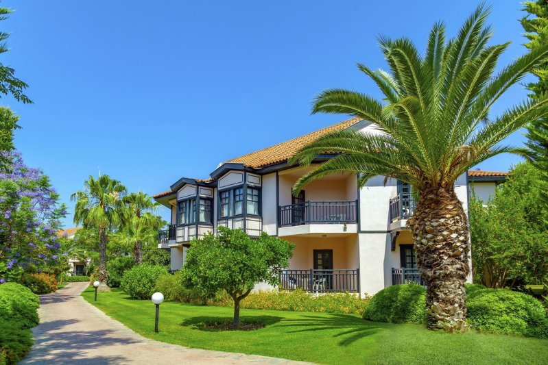 Starlight Resort Hotel Side