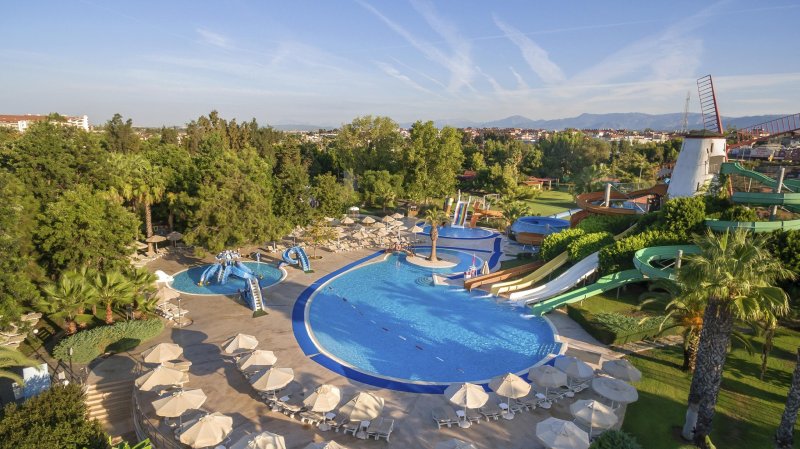 Starlight Resort Hotel Side