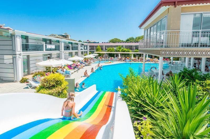 Sun Club Side Side