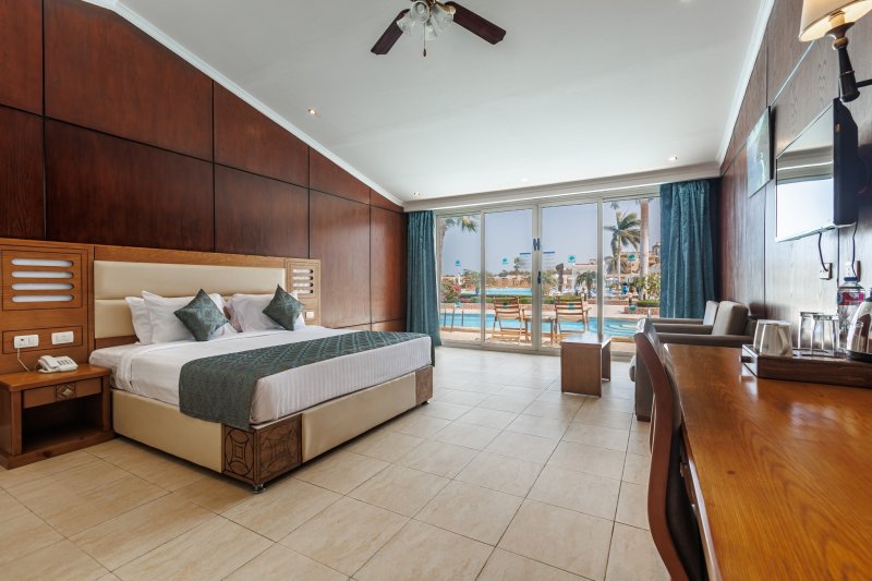 Hurghada utazás Sunrise Alora Aqua Park Resort