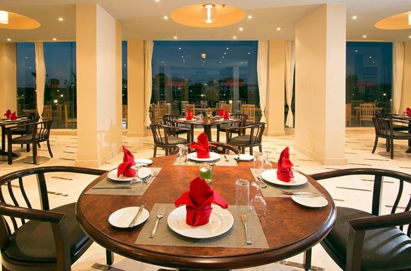 Hurghada utazás Sunrise Alora Aqua Park Resort