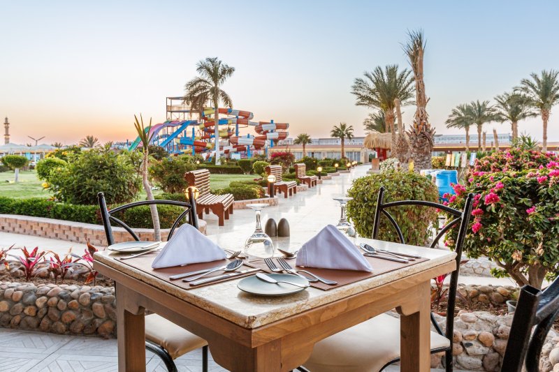 Hurghada utazás Sunrise Alora Aqua Park Resort