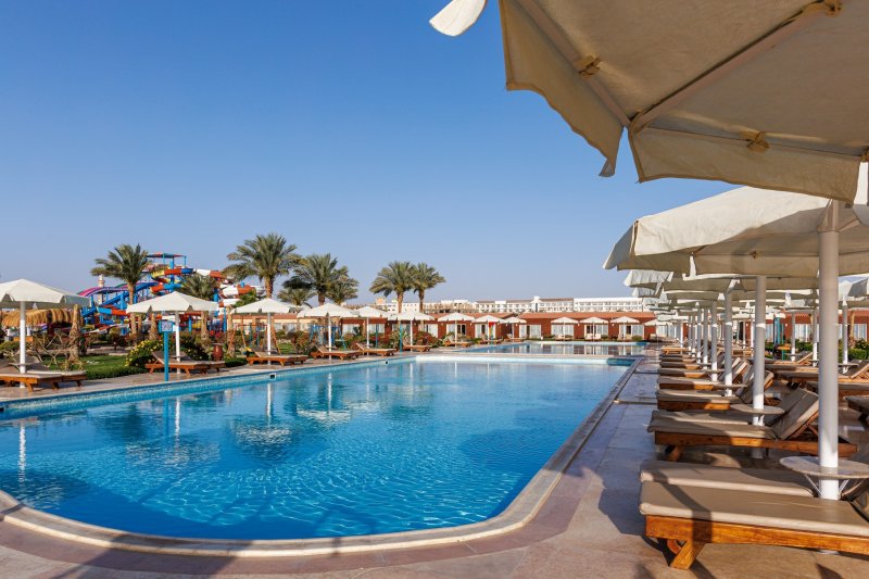 Hurghada utazás Sunrise Alora Aqua Park Resort