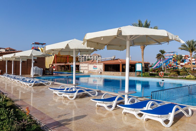 Hurghada utazás Sunrise Alora Aqua Park Resort