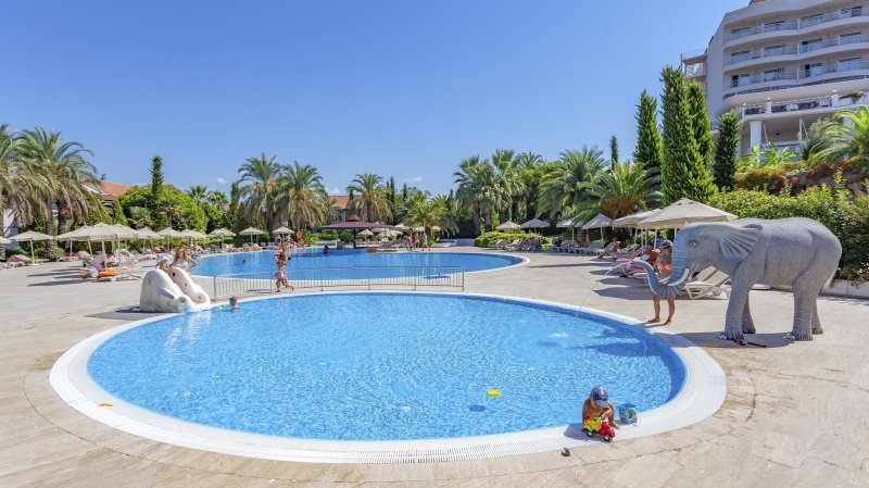 Sunrise Resort Side