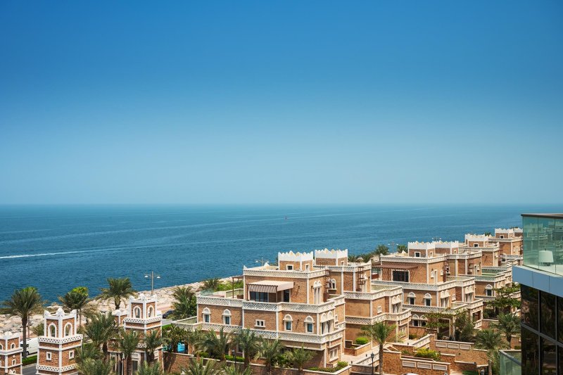 Dubai utazás Th8 Palm Dubai Beach Resort Vignette Collection