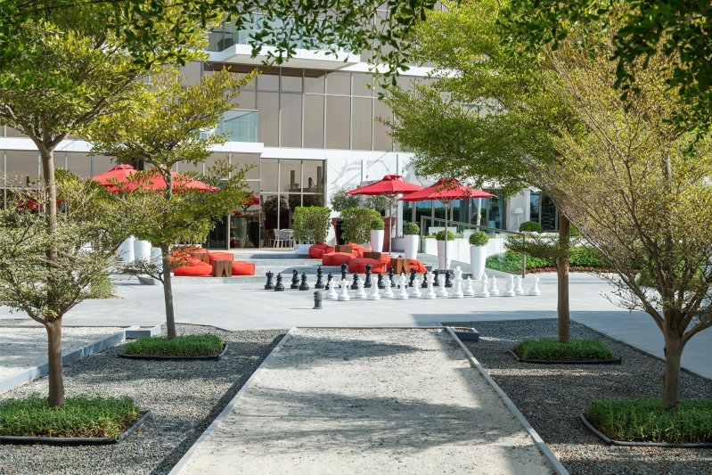 Dubai utazás Th8 Palm Dubai Beach Resort Vignette Collection