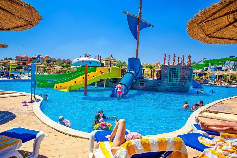 Hurghada utazás Titanic Beach Spa Aqua Park