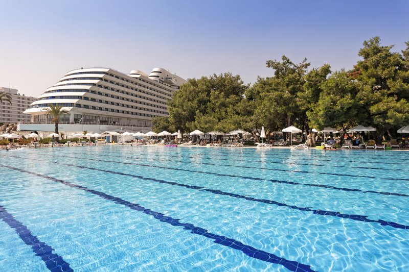 Antalya utazás Titanic Deluxe Lara