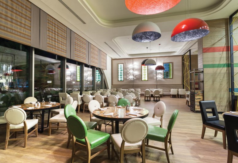 Antalya utazás Titanic Deluxe Lara