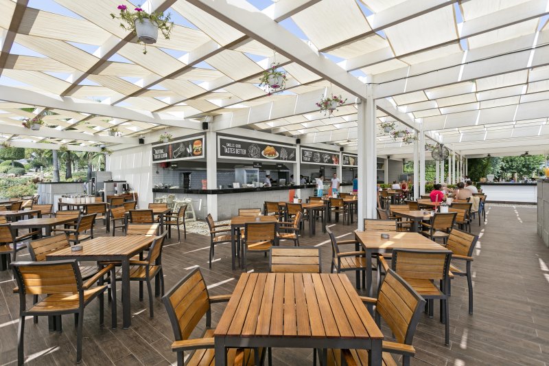 Antalya utazás Titanic Deluxe Lara