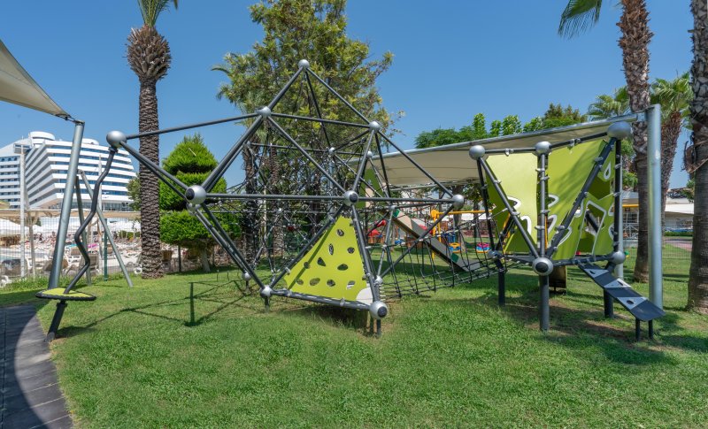 Antalya utazás Titanic Deluxe Lara