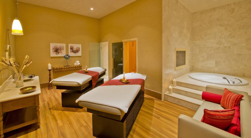 Antalya utazás Titanic Deluxe Lara