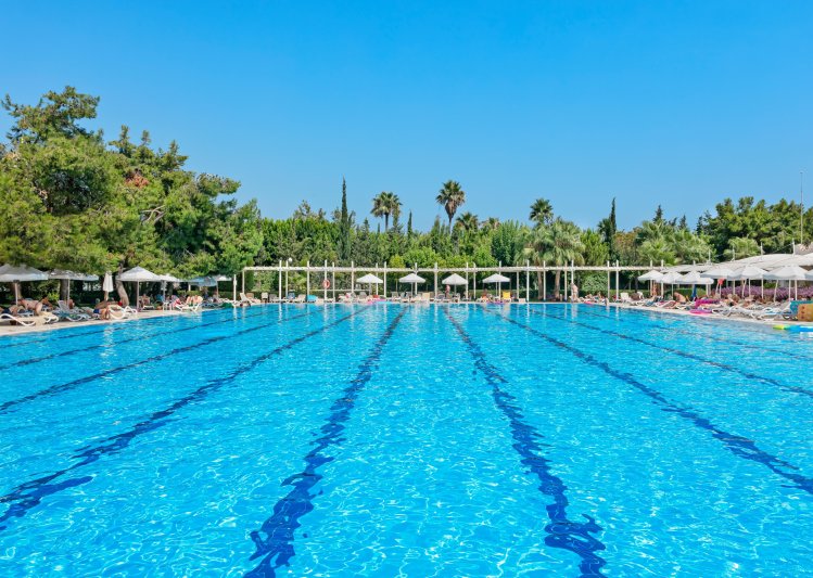 Antalya utazás Titanic Deluxe Lara