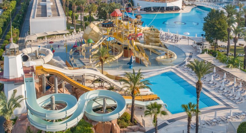 Antalya utazás Titanic Deluxe Lara