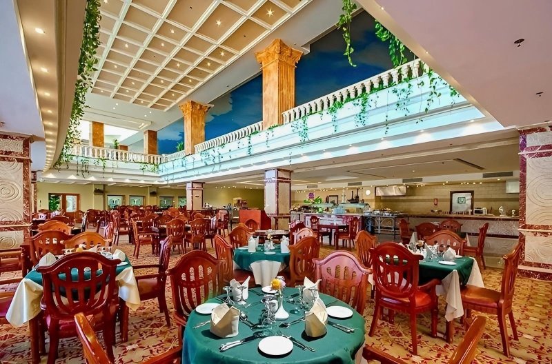 Hurghada utazás Titanic Palace Resort