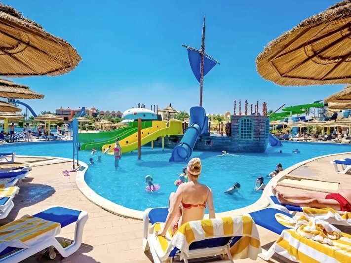 Hurghada utazás Titanic Palace Resort