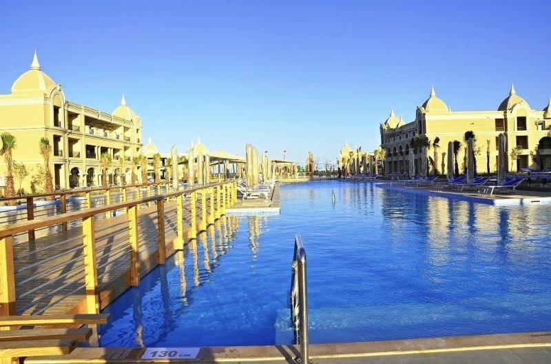 Hurghada utazás Titanic Royal Resort