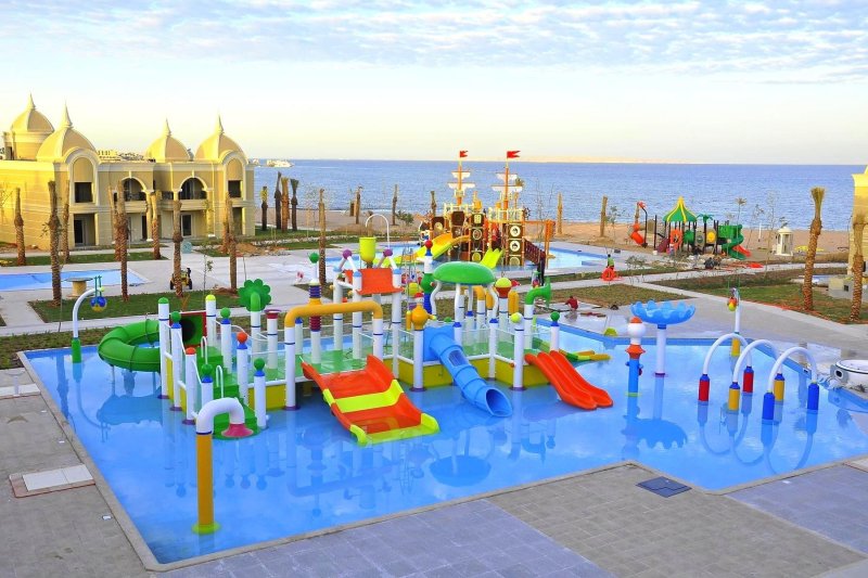Hurghada utazás Titanic Royal Resort