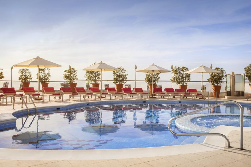 Dubai utazás Towers Rotana