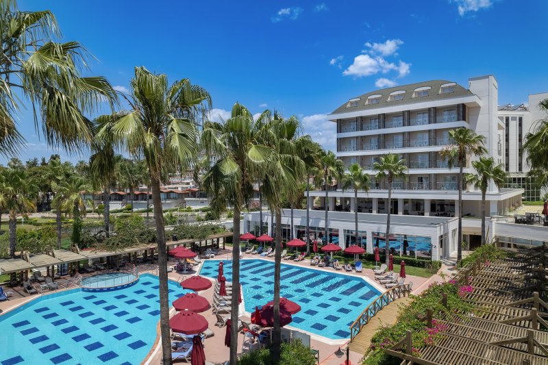 Trendy Palm Beach Side