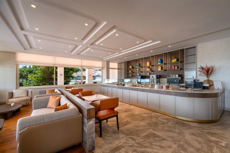 Trendy Palm Beach Side