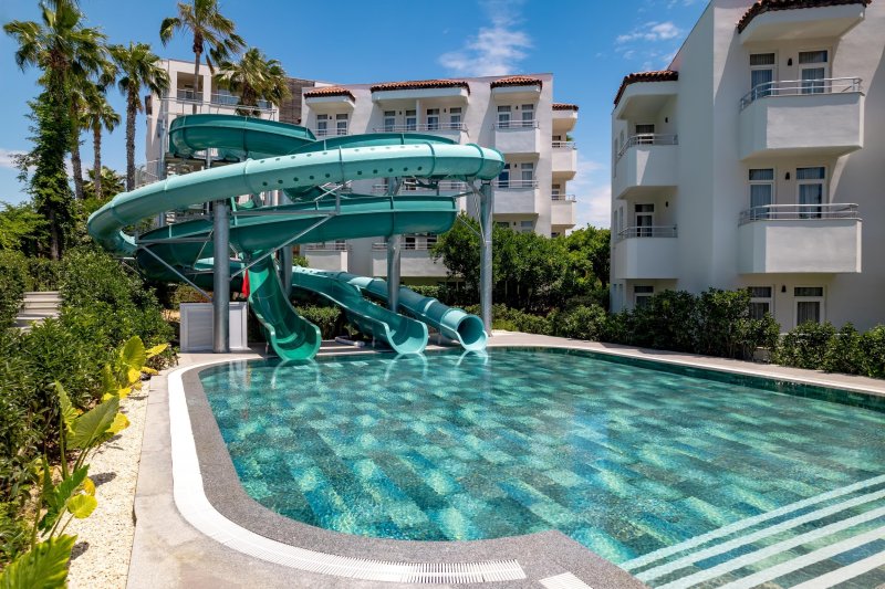 Trendy Palm Beach Side