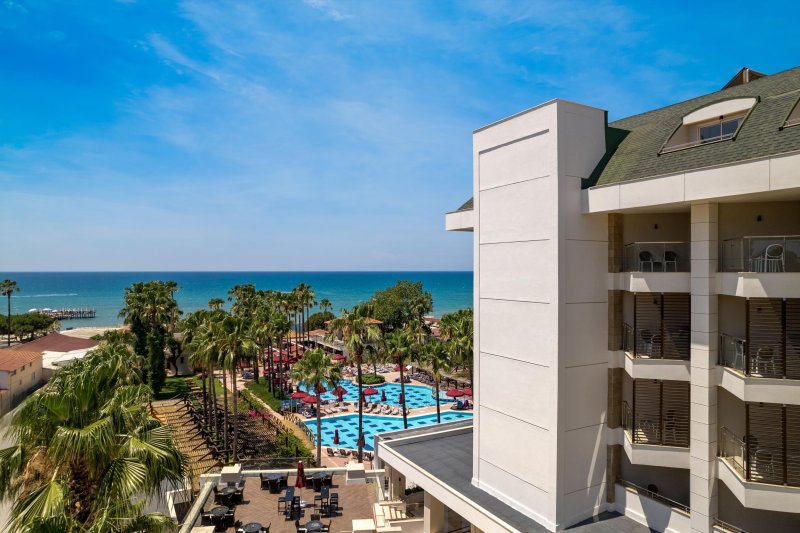 Trendy Palm Beach Side