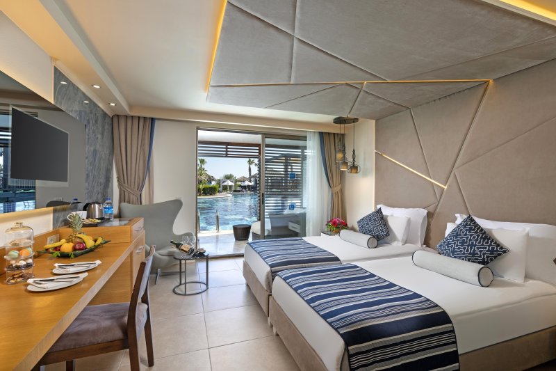 Medencés kétágyas szoba Swim up