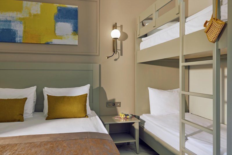 Falusi kétágyas szoba emeletes ággyal