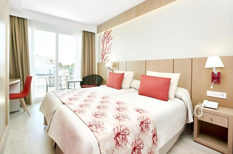 Mallorca utazás Universal Perla 