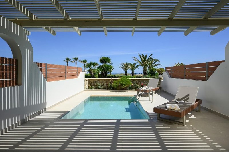 Junior lakosztály tengerparti privát medence