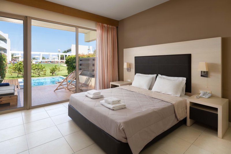 Lakosztály saját medencével