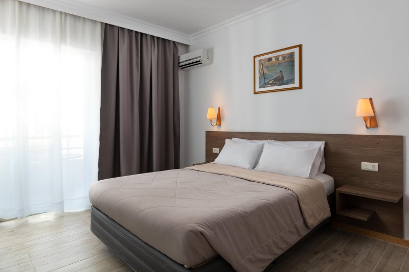 Kétágyas szoba kertre néző kilátással