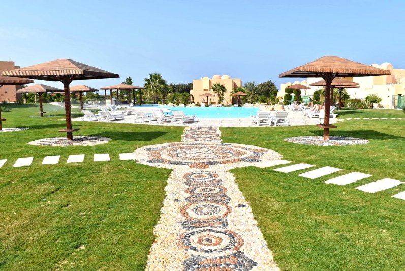 Marsa Alam utazás Wadi Lahmy Azur Resort