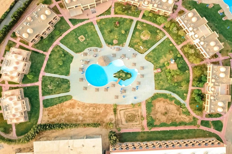 Marsa Alam utazás Wadi Lahmy Azur Resort