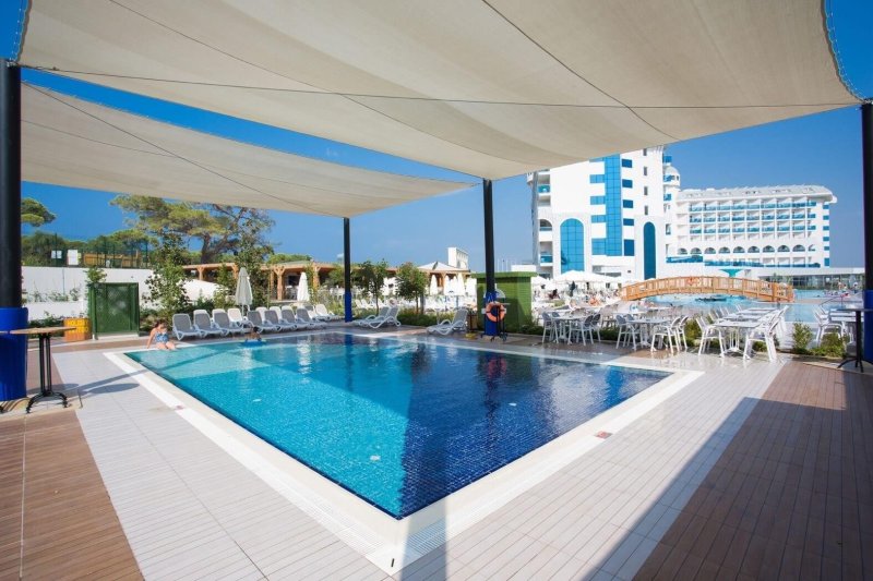 Water Side Resort & Spa Side