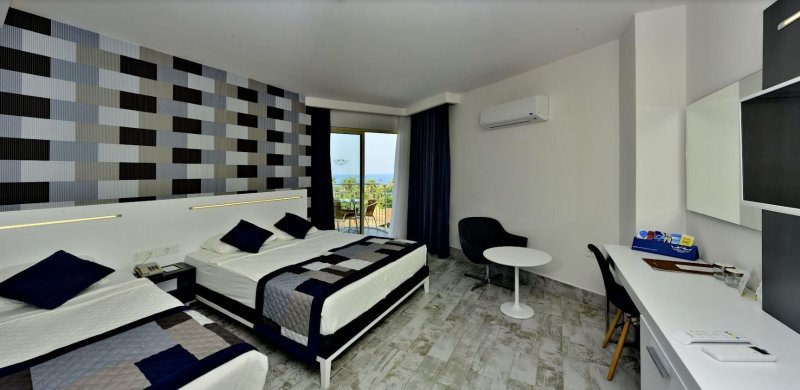 Alanya utazás White City Beach Hotel