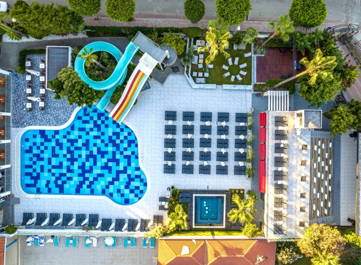 Alanya utazás White City Beach Hotel