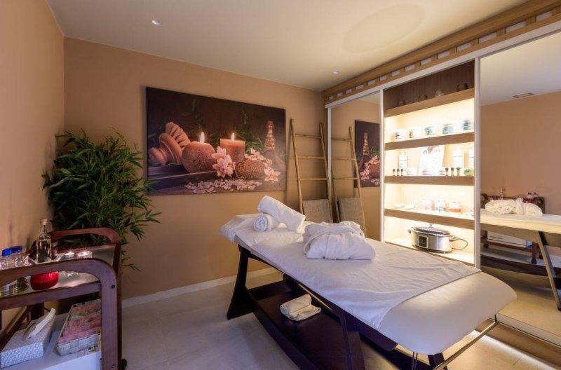 Zakynthos Laganas utazás White Olive Elite Laganas