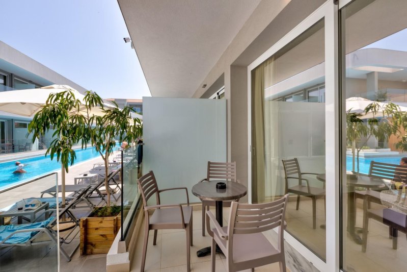 Zakynthos Laganas utazás White Olive Premium Laganas