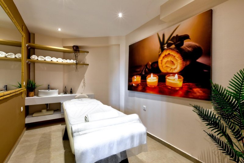 Zakynthos Laganas utazás White Olive Premium Laganas