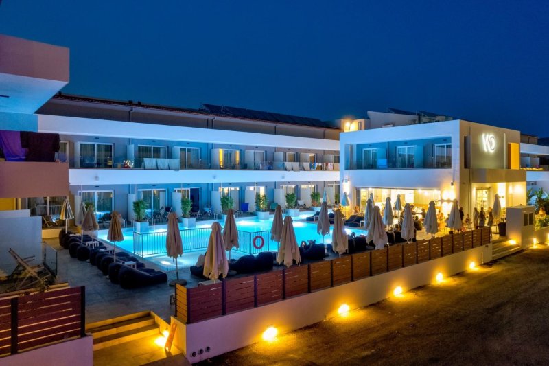 Zakynthos Laganas utazás White Olive Premium Laganas